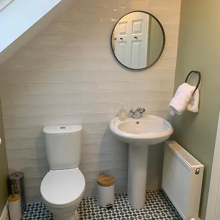 The Mews * Ньюбридж